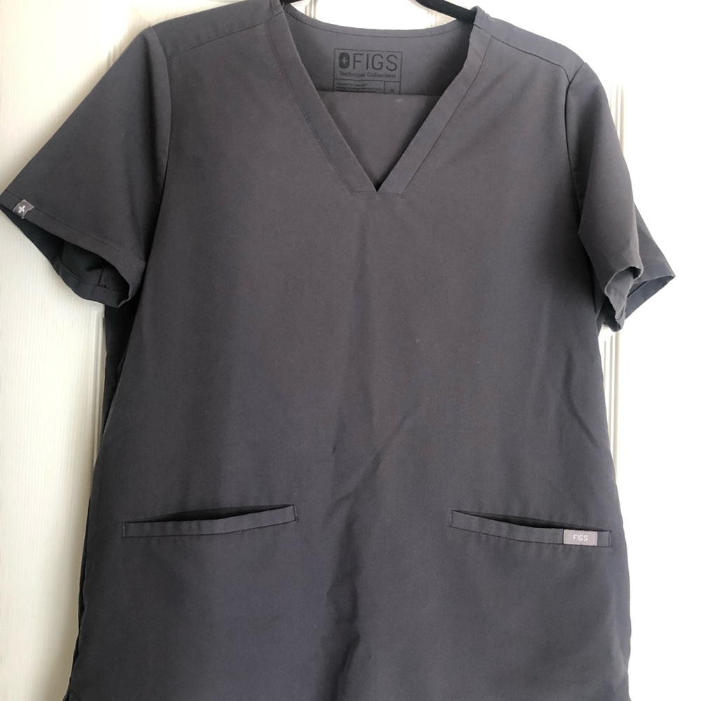 FIGS Scrubs in Charcoal Set. Médium